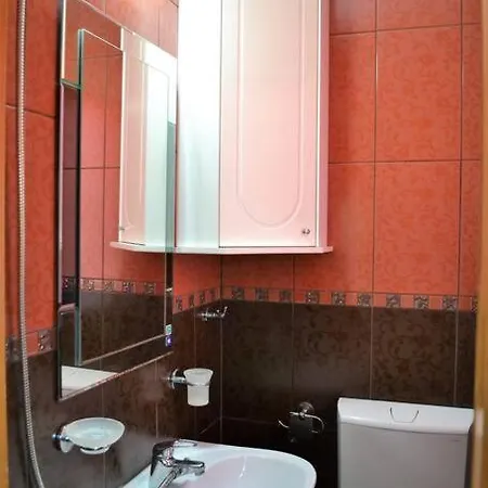 Casa Intr-o Zona Linistita In Holiday home *