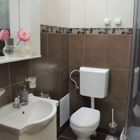 Casa Intr-o Zona Linistita In Holiday home Eforie Nord