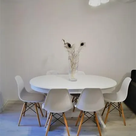 Casa Intr-o Zona Linistita In Case de vacanță